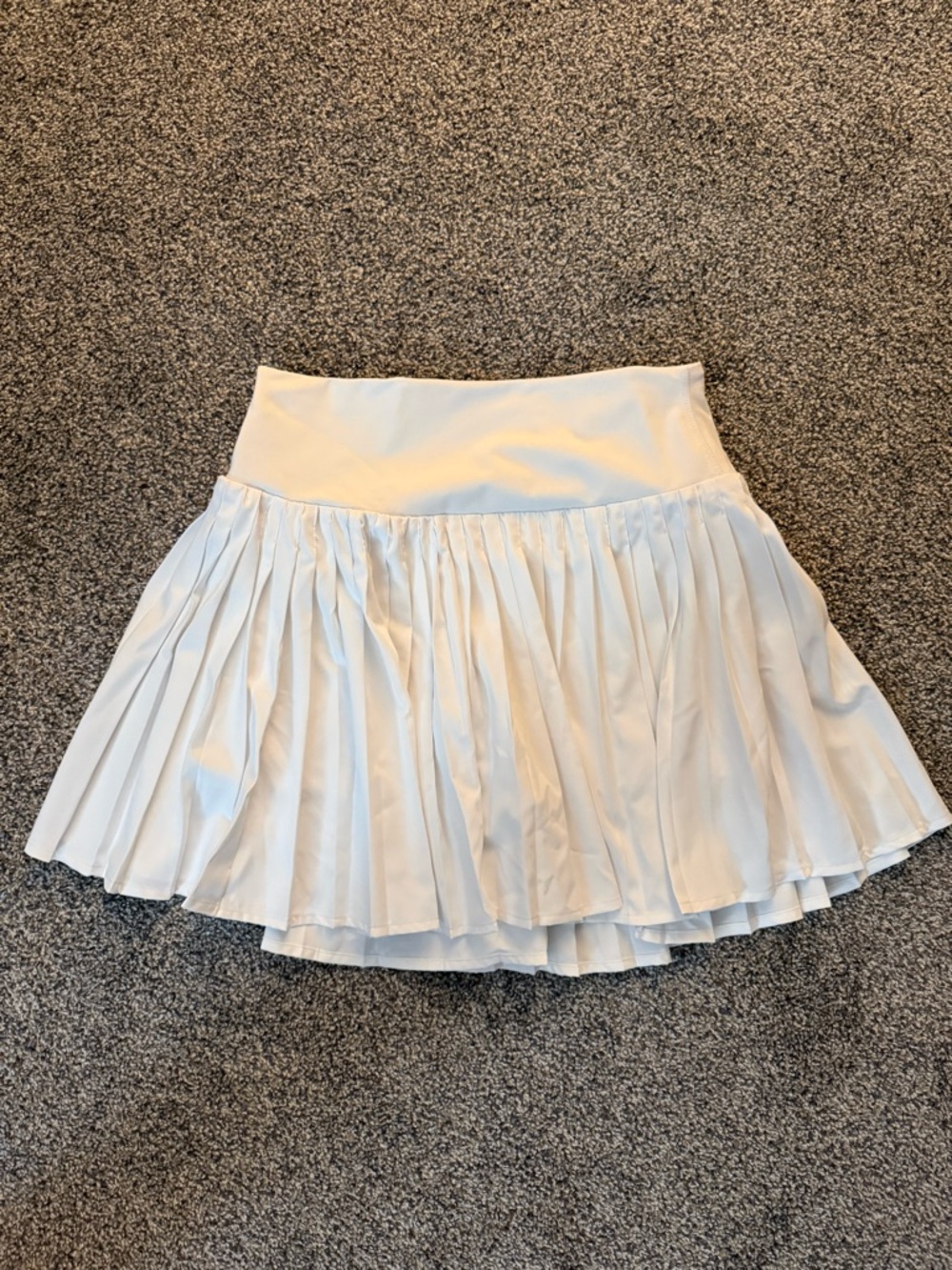 Women’s White Pleated Mini Skirt
